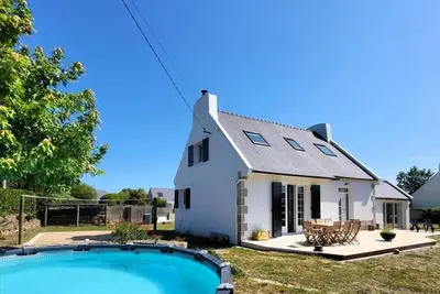 Image de Maison Bord de Plage : Piscine, Sauna, Bains à Remous, Volley et Gr34 à Pied!