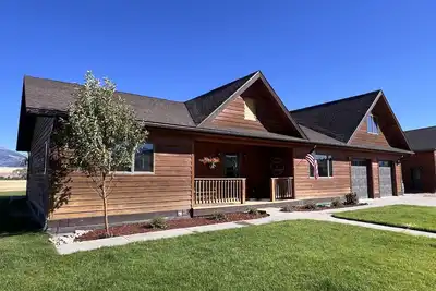 Image de Beautiful private home overlooking Ennis and The Madison Range
