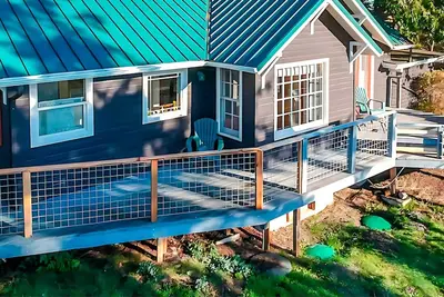 Image de Writer's Retreat Serene Mountain Views