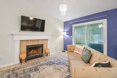 Image de Cozy 2-Bedroom Condo in Charming Gainesville