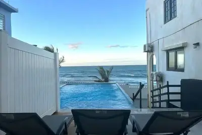 Image de 7 Br Kikita Dreams Manor - Oceanfront Beach House