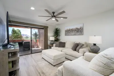 Image de Casa Primo-Anasazi Village-Updated Penthouse with the Views of Mountains