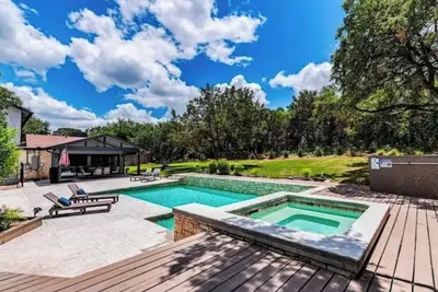 Image de Spacious 5-bedroom, 4 Bath home:  Pool, Ac, WiFi, and more near fabulous Austin.