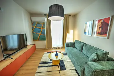 Image de Large and stylish 1 bedroom 2 bathrooms Ager1-1