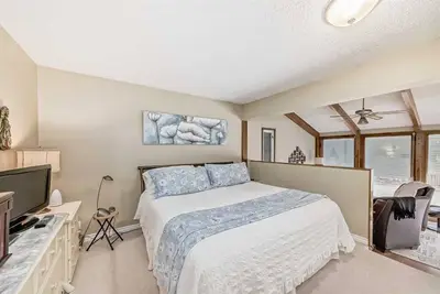 Image de Charming 3-bedroom house in welcoming Calgary with WiFi