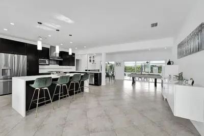 Image de El Jardín Sleeps 11  Heated Pool  Hot Tub  Aventura