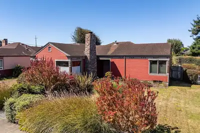 Image de 🏡 Newly Relisted! Henderson Haven- In the Heart of Eureka, Spacious, Deck/Bbq!