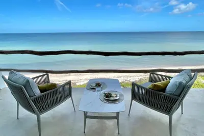 Image de Beautiful beachfront apartment