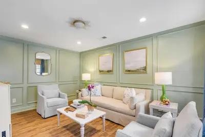 Image de St. Philip Collection - Pair of newly renovated homes in Downtown Charleston!