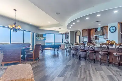 Image de Las Palomas Phase Ii Coronado 1108 Exceptional OceanFront 4br 4. 5 Ba Unit