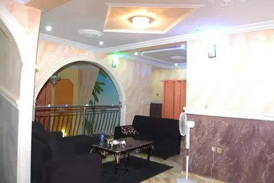 Image de 6 Bedroom Serviced Apartments In House in Benin