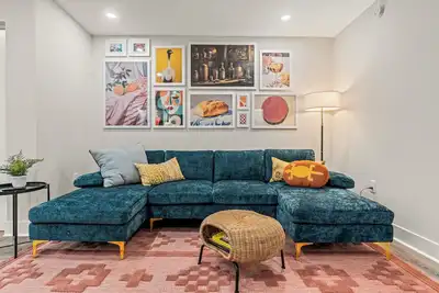 Image de Therapeutic 2 King Bedroom Apartment in Downtown Conshohocken