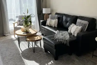 Image de Cosy villa — 5 min from the beach!