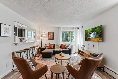 Image de Condo Steps to Convention Center