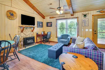 Image de Peaceful Kuttawa Cabin w/ Fire Pit: Explore & Play