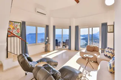 Image de Ambassador Penthouse Kas with superb sea views and quiet luxury interiors.