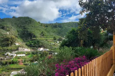 Image de Nice accommodation with garden and fantastic views