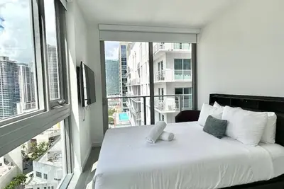 Image de 2 bedrooms Design Condo Downtown Miami Pool\/Gym