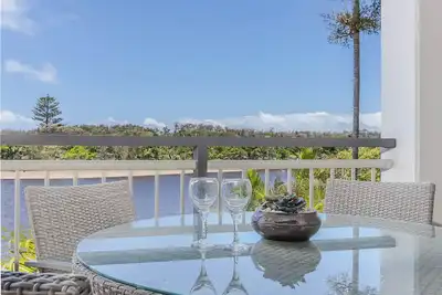 Image de Relax by the water at Sunrise Cove!