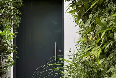 Image de A 3 minutes du Moulin Rouge \nLieux exceptionnel, Calme et Jardin Magnifique