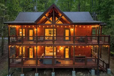 Image de Rollin' in the Mountains | By Colonial Properties