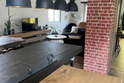 Image de Maison de caractère dans un quartier très calme. Clim babyfoot et ping pong.