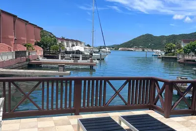 Conveniently Located 2-bedroom villa in Jolly Harbour with Wi-Fi and Ac