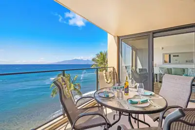 Image de Mahana 718 OceanFront Tropical Island Escape w/ Pool & Lanai