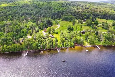 Image de Brand New, Niboban Cabin 14 - Golden Smelt, shared waterfront community