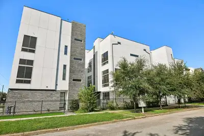 Image de Eado Lux 3-Story w/Rooftop Views