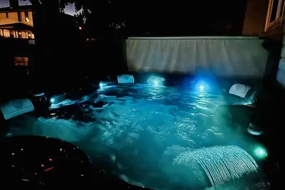 Image de Large Nickel Plate Beach Area Home