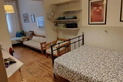 Image de Cosy Open Large Studio By Roman Ruins Helexpo