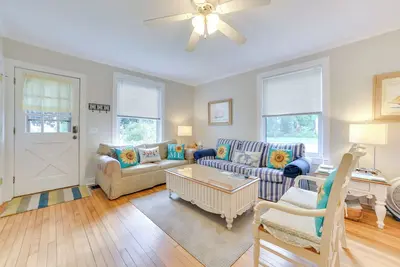 Image de Walk to Lake Michigan: Pet-Friendly Charlevoix Gem