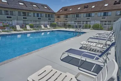 Convenient Falmouth Stay – Walk to Beaches, Ferry & Downtown Shops