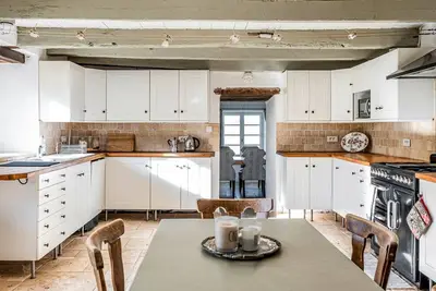 Image de Maison Jospin - Onze Chambres Villa, Couchages 20