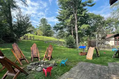 Image de Charming 4-bedroom house in Gaithersburg with WiFi and Ac and fenced in yard!