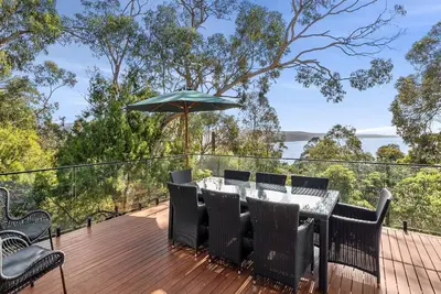 Image de Coastal View - 5-bedroom home in a quiet location with treetop ocean views