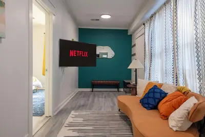 Image de Bluff City Luxe-Cottage: 2 Bed, 1 Bath, Private, Gated, Completely Renovated!