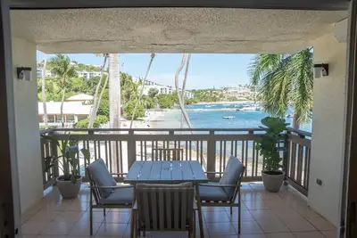 Image de SeaDazzle-beachfront, pool, Jeep
