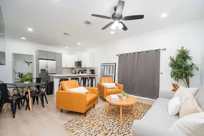 Image de Charming 3-bedroom house in fabulous Brenham with WiFi, Ac