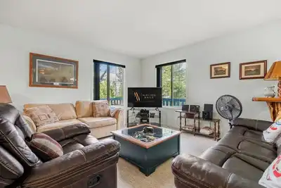 Image de Howling Pines | Games Room | Hot Tub | Backyard