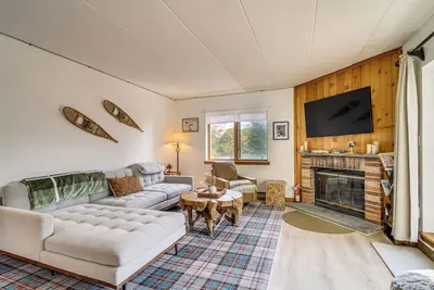 Image de 'Bearfoot Apres' Mtn-View Condo < 1 Mi to Mt Snow!