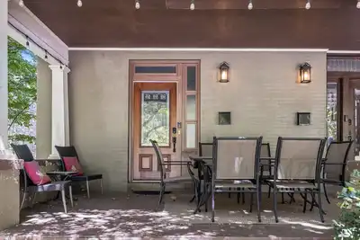 Image de \nAnnesdale Duplex #1 - Spacious & Central - 3bed, 2bath - 5 mins to Downtown!