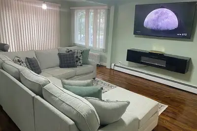 Image de Charming 3-bedroom house in Queens with WiFi and Ac