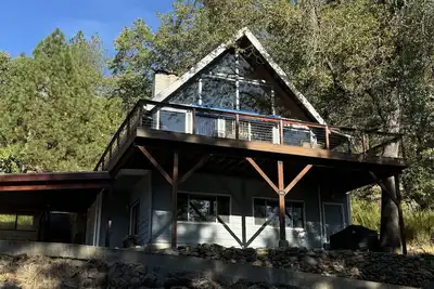 Image de Awesome Family Lake House, Big Deck, Game Room - Shasta Lakeshore Retreat #17