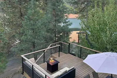 Image de Lakeview, Pool Table, Marina Close, Sleeps 16 - Shasta Lakeshore Retreat #8