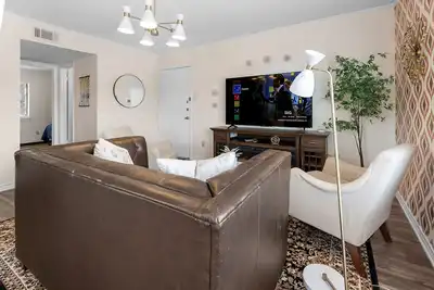 Image de Woodstock:2nd Floor, walk to A&M