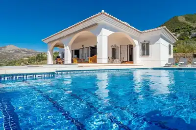 Casa Hyam Alcaucín by Ruralidays