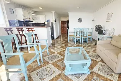 Image de Apartment on the 12th floor, lake view by Parceros Group