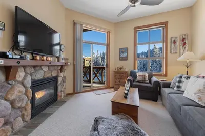 Image de Fireside Lodge 421:  Stylish, 1bdrm, Centrally Located Condo w/Shared Hot Tub